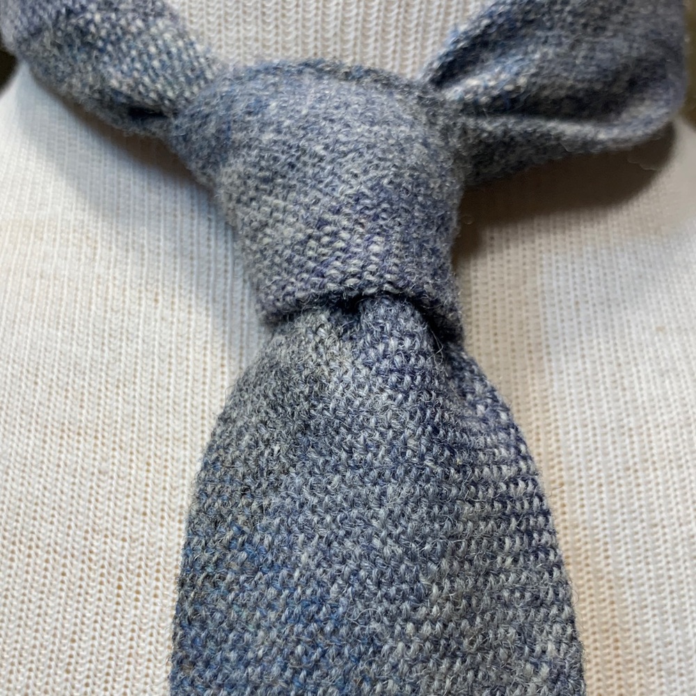 TWEEDMILL PURE NEW WOVEN WOOL GRAY AND BLUE NECKTIE MADE IN BRITAIN
